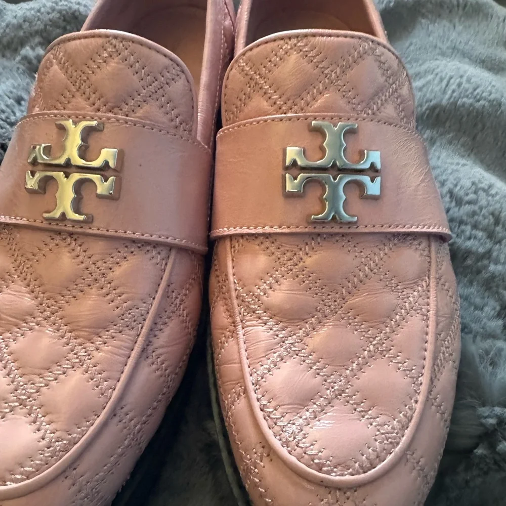 Tory Burch Black Sole with Logo - Picture 2 of 8